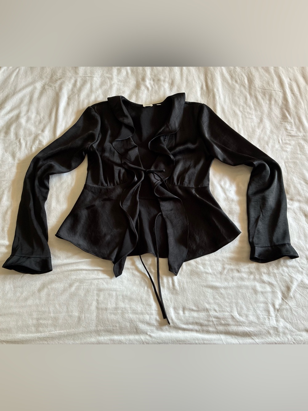 WILFRED ARITZIA XS Black Satin Tie-Front Wrap ruffle Blouse with ruffle sleeves